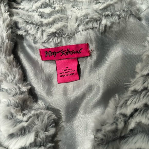 WOMENs Betsey Johnson Gray Faux Fur vest - Picture 3 of 6